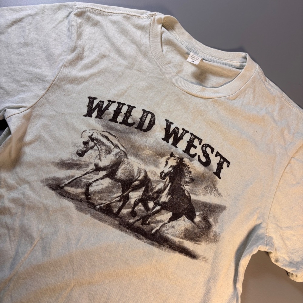 Wild West Horses Graphic T Shirt Mens Medium Cream Short Sleeve Cotton Polyester